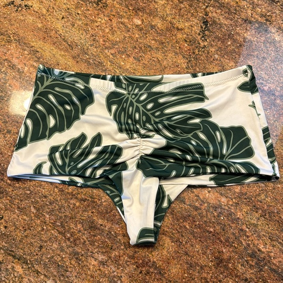 GREENLEE RETRO LEAF BIKINI BOTTOM - Picture 2 of 5